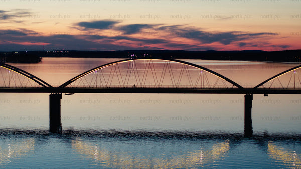 Luleå: Sunset over Bergnäsbron bridge in summer
