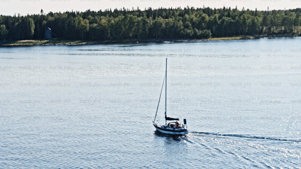 Summer sailing in the junkön archipelago, Luleå̊: A drone's perspective