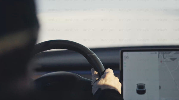 Driving a Tesla/car on an ice road in Luleå