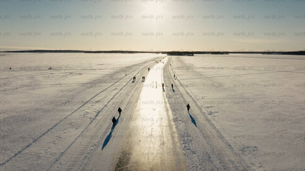 Winter wonderland in Luleå: Ice skating and winter activities on a frozen lake