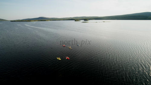 Sommarpaddling i Luleå: En fridfull paddling ur ett drönarperspektiv