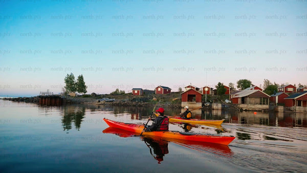 Kayaking at sunrise in the Luleå archipelago