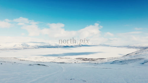 Snöigt bergslandskap i Riksgränsen, Sverige - Vinterlandskap